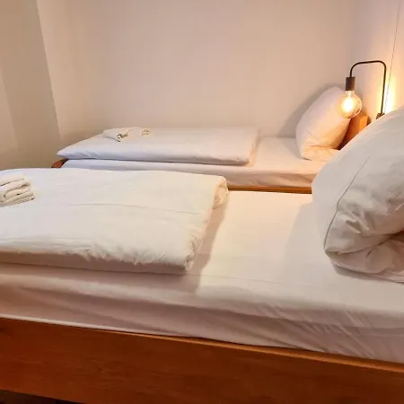 Friede Marie Finja Villa