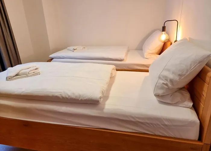 Friede Marie Finja Villa