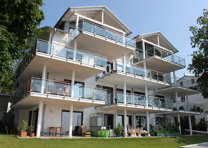 Friede Marie Finja Villa